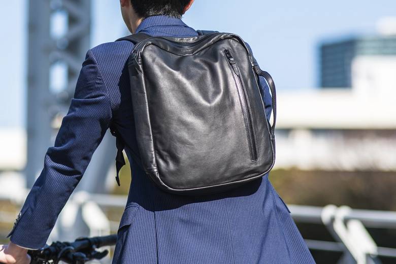 Damasquina Maclin 定制 2WAY 包回顾!理想的背包,具有最大的轻便性、防水性和功能性。